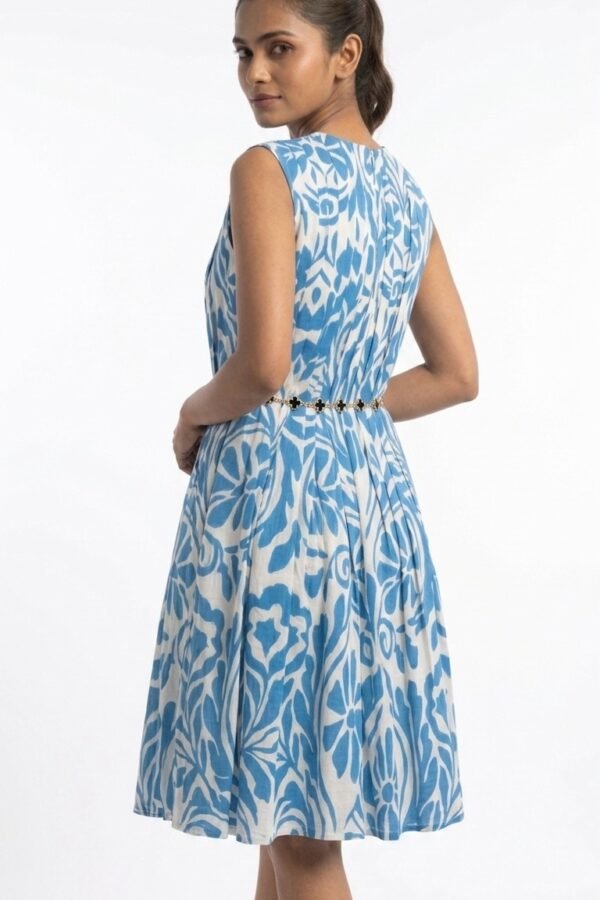 Women's Blue and White Floral Print Sleeveless Midi Dress