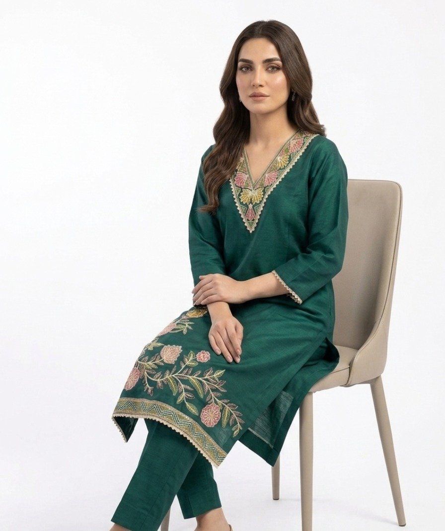 Women Green Embroidered Kurta Set - Image 4