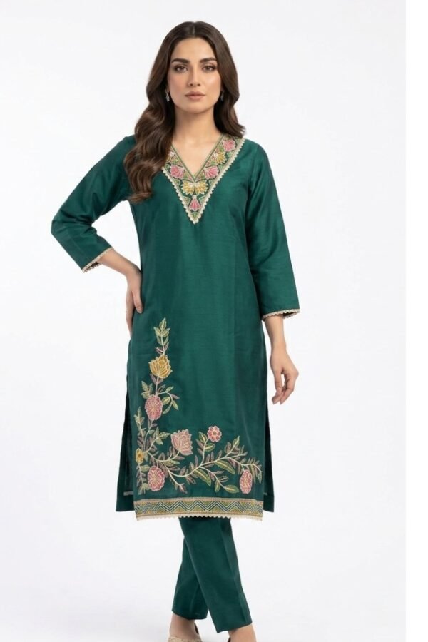 Women Green Embroidered Kurta Set
