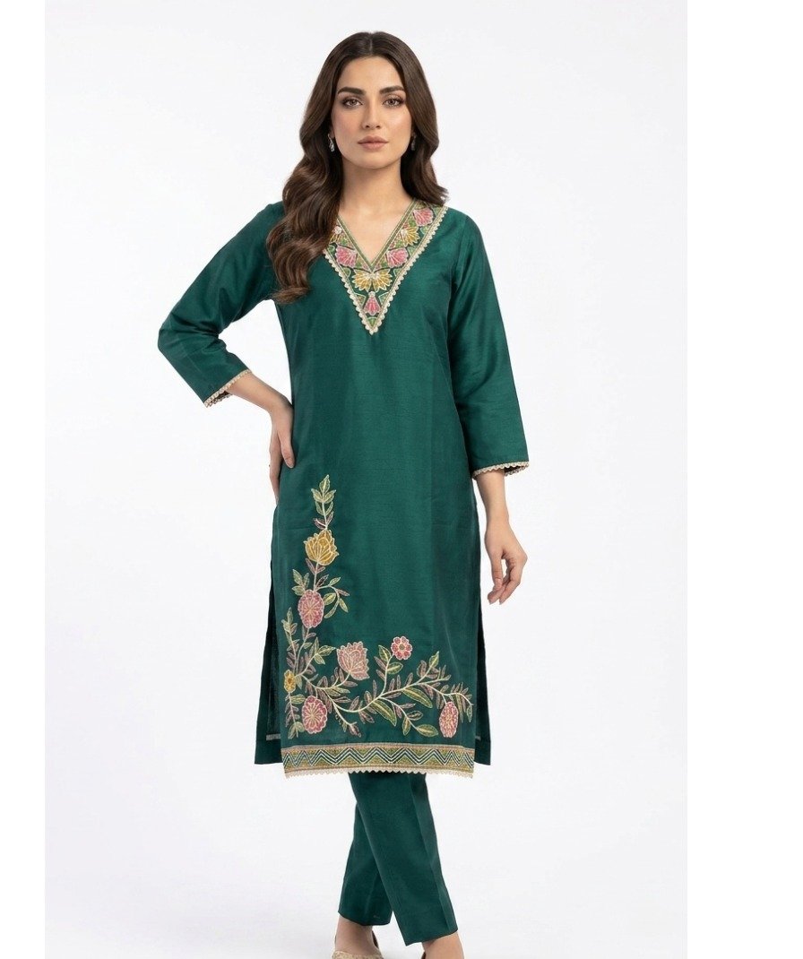 Women Green Embroidered Kurta Set
