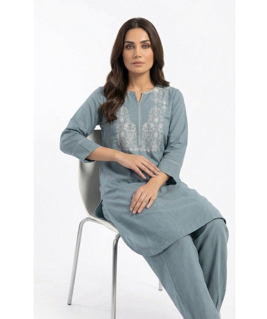Women Grey Embroidered Kurta Set - Image 5