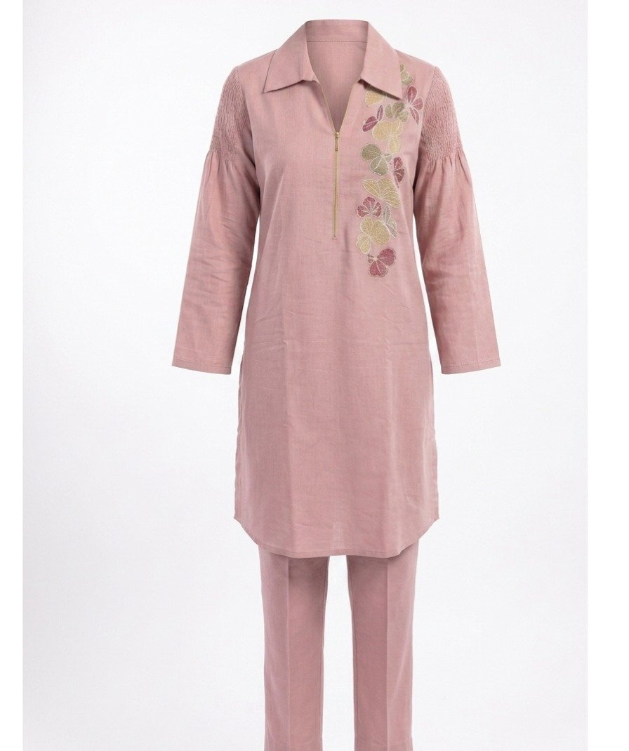 Women Pink Embroidered Kurta Set - Image 2