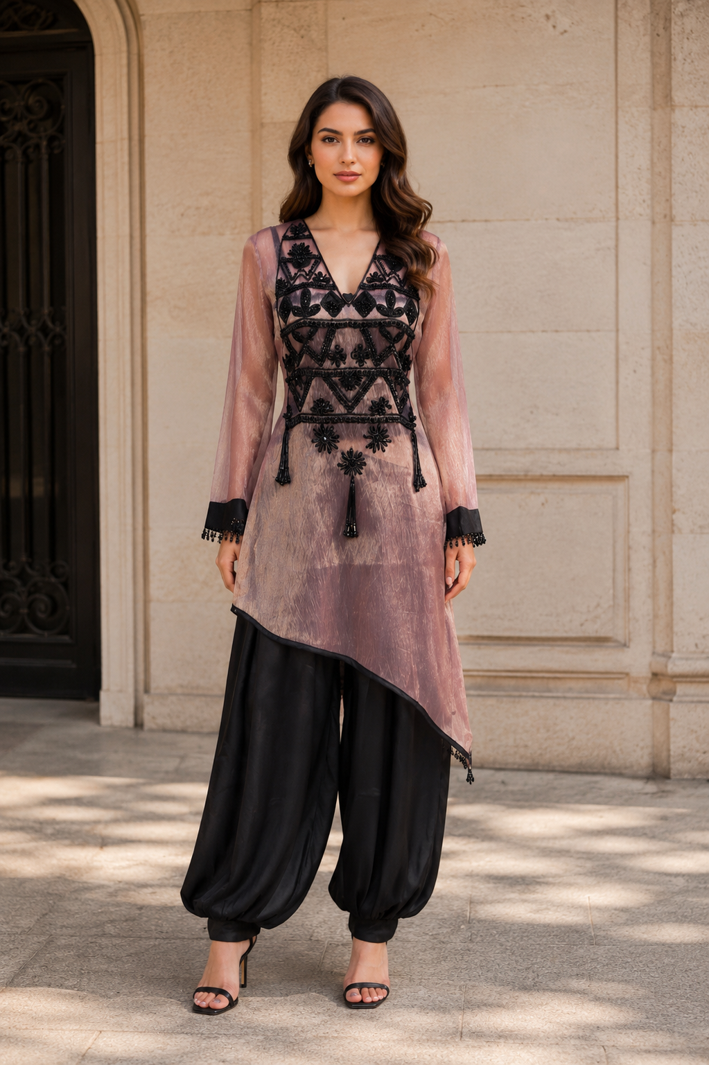 Women’s Mauve Pink & Black Embroidered Kurta Set with V-Neck and Harem Pants